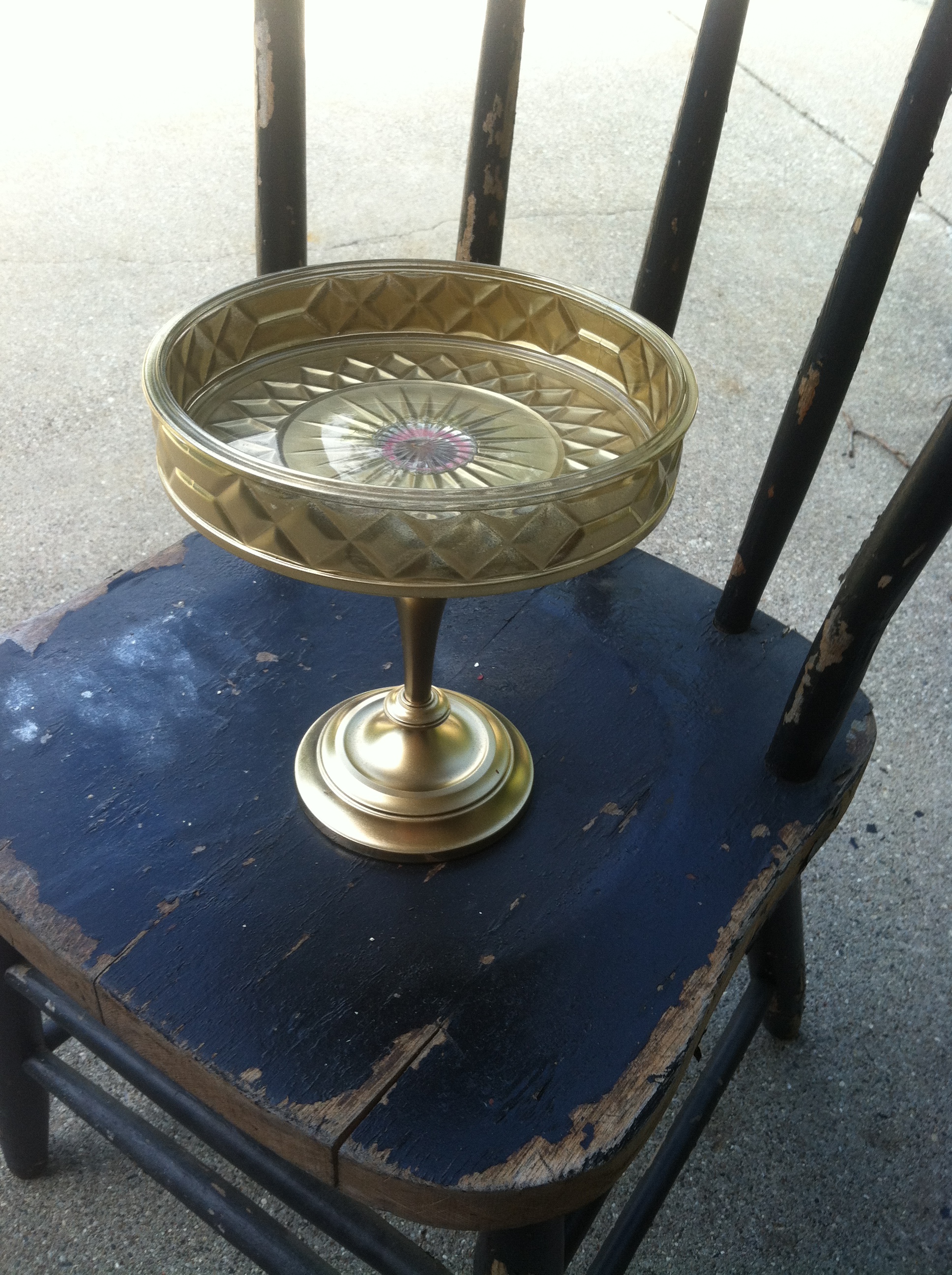 GOLD PEDESTAL BOWL 