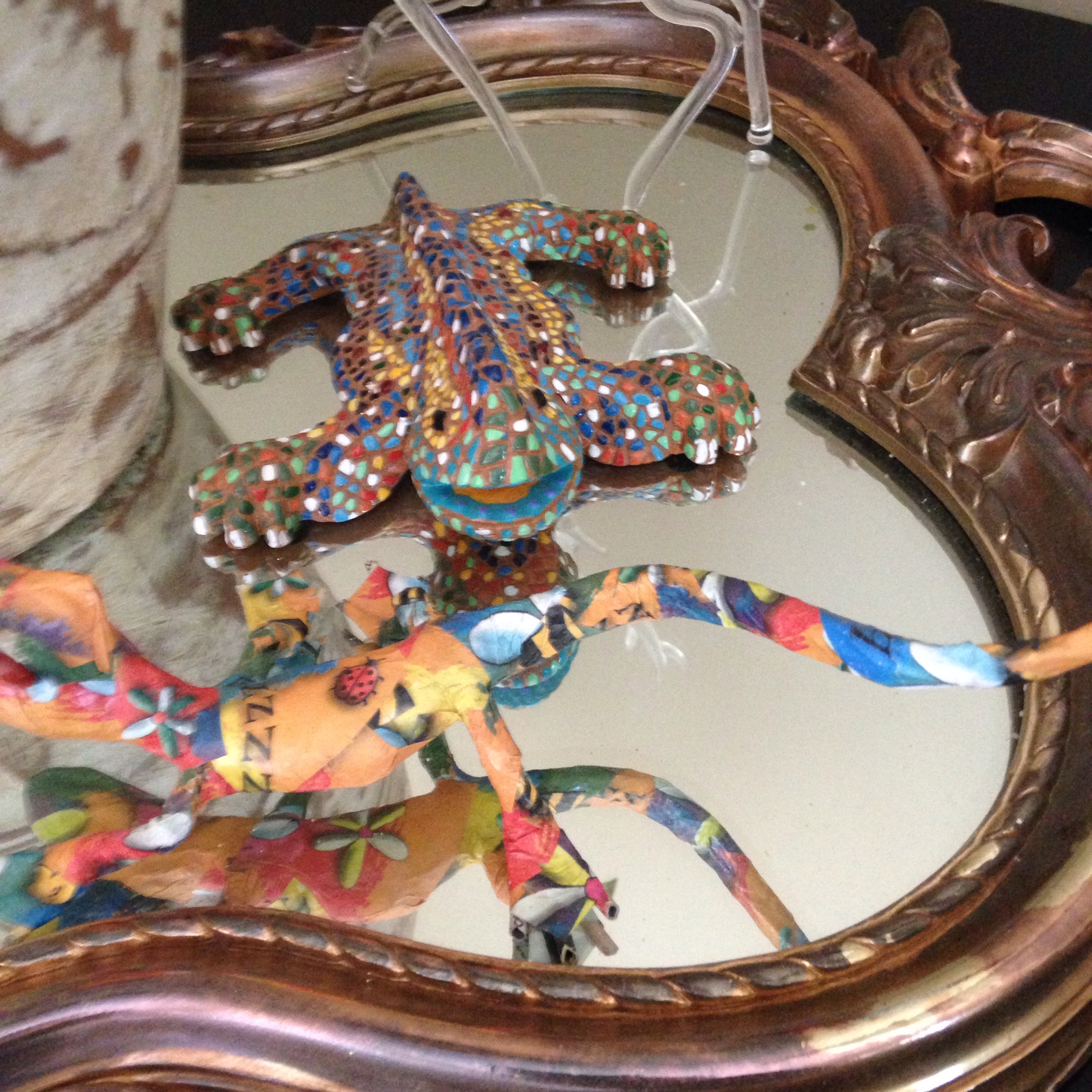 using mirrors/vignettes