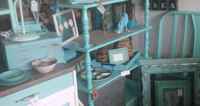 chalk painted furniture