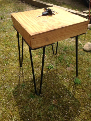 table with hairpin legs