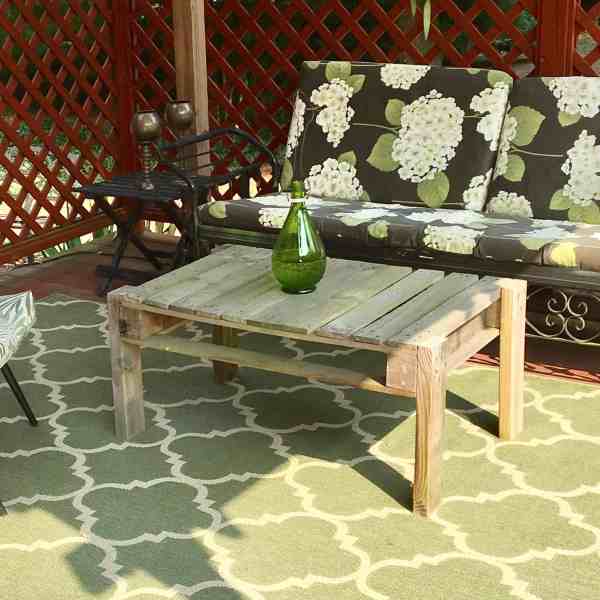 wood slices/deck | goodthoughtsgoodlives