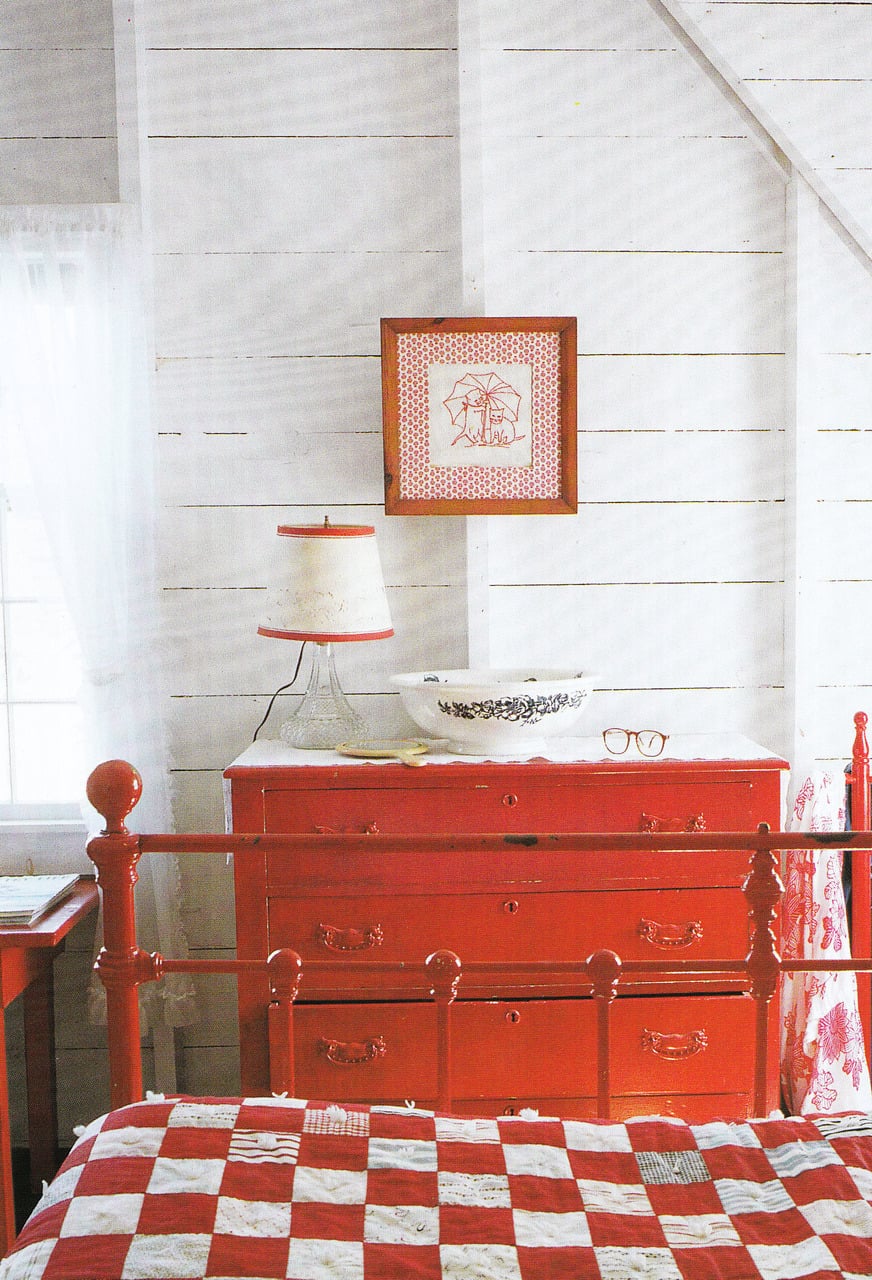 decorating/red and white