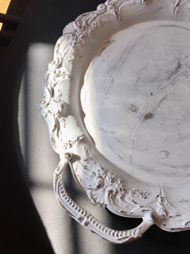 silver tray painted white/DIY