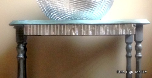 small painted table/DIY