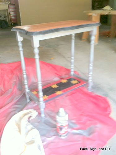 small painted table/DIY