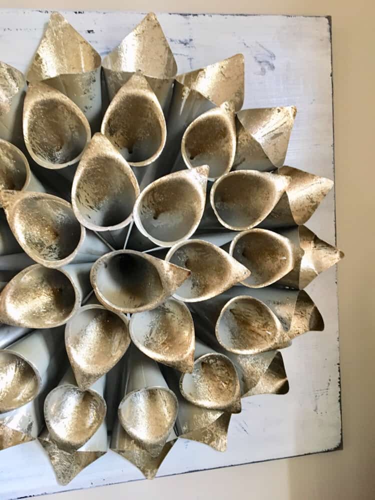 Diy/gold thing on white board