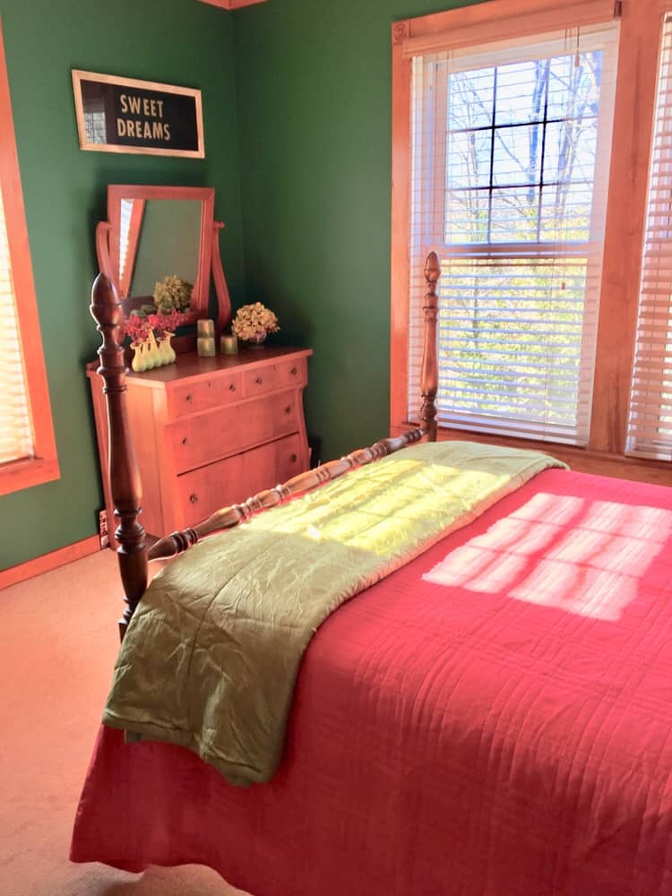 Decorating/bedroom