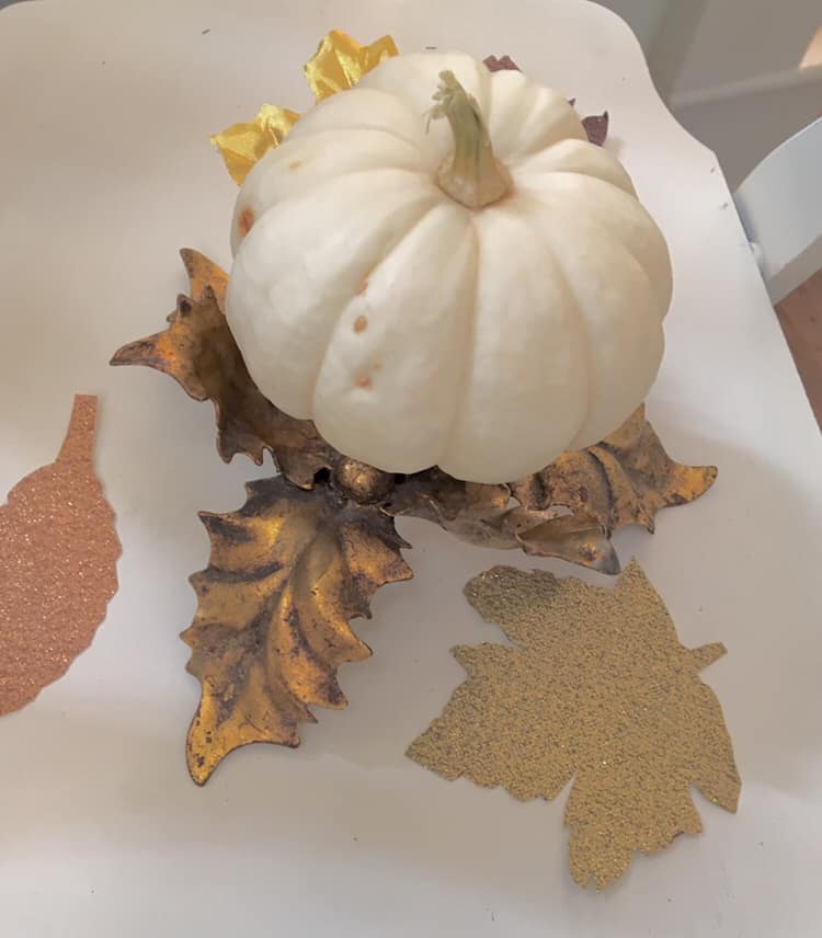 DIY/decorating/white pumpkin
