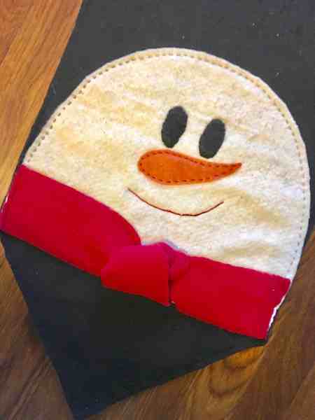 Christmas felt runner /DIY | goodthoughtsgoodlives Christmas felt runner /DIY