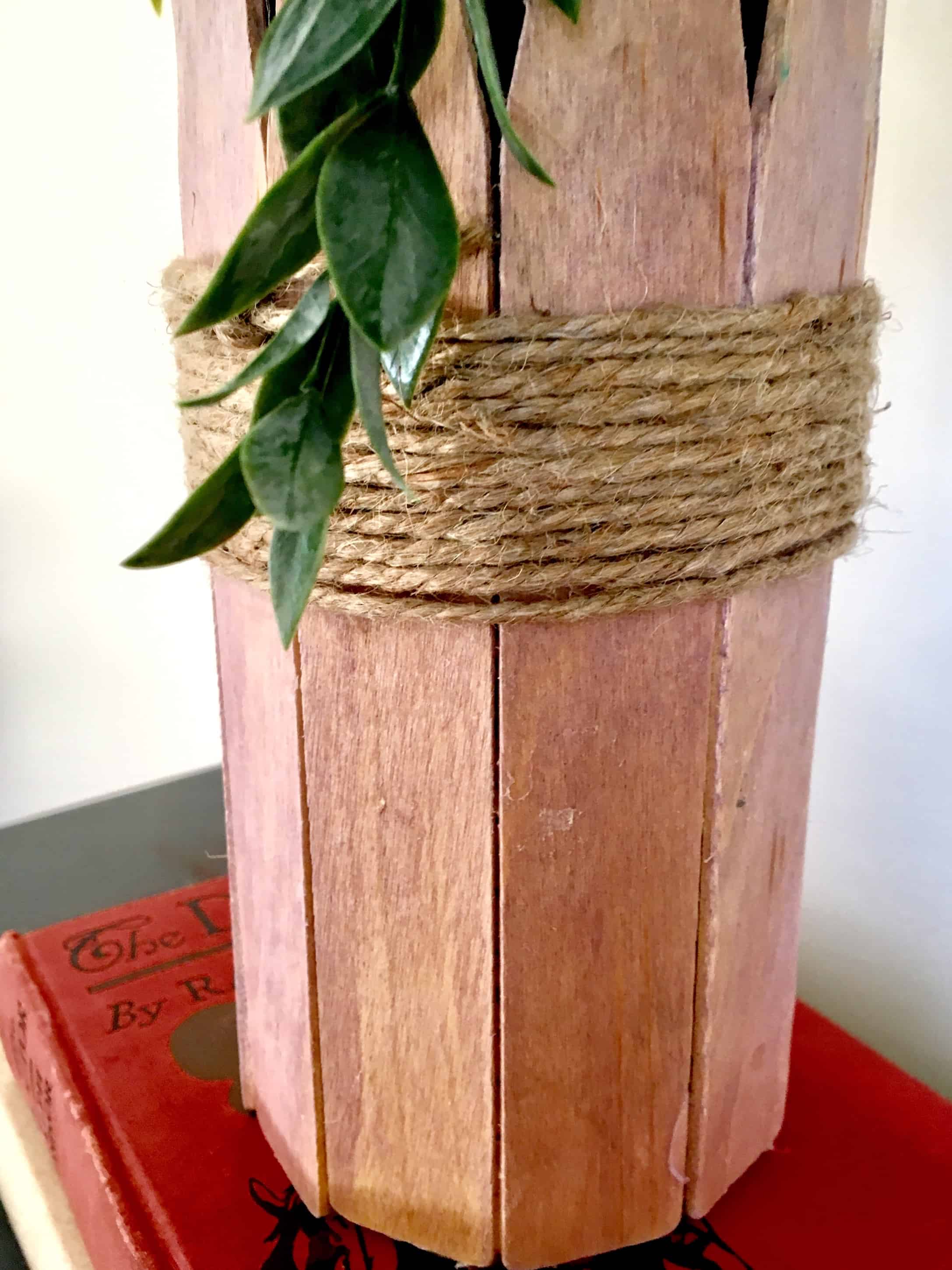 Picture of a DIY vase.