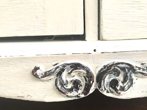 chalk-painted furniture/diy