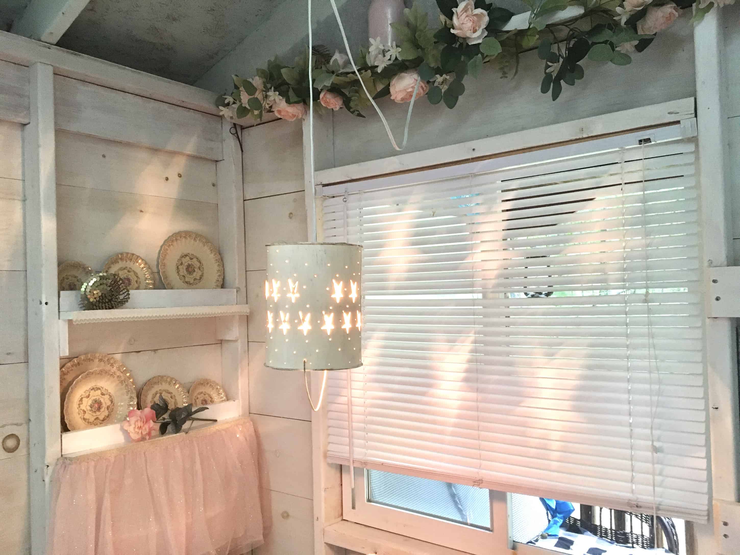 cabin interior/envy and dissatisfaction