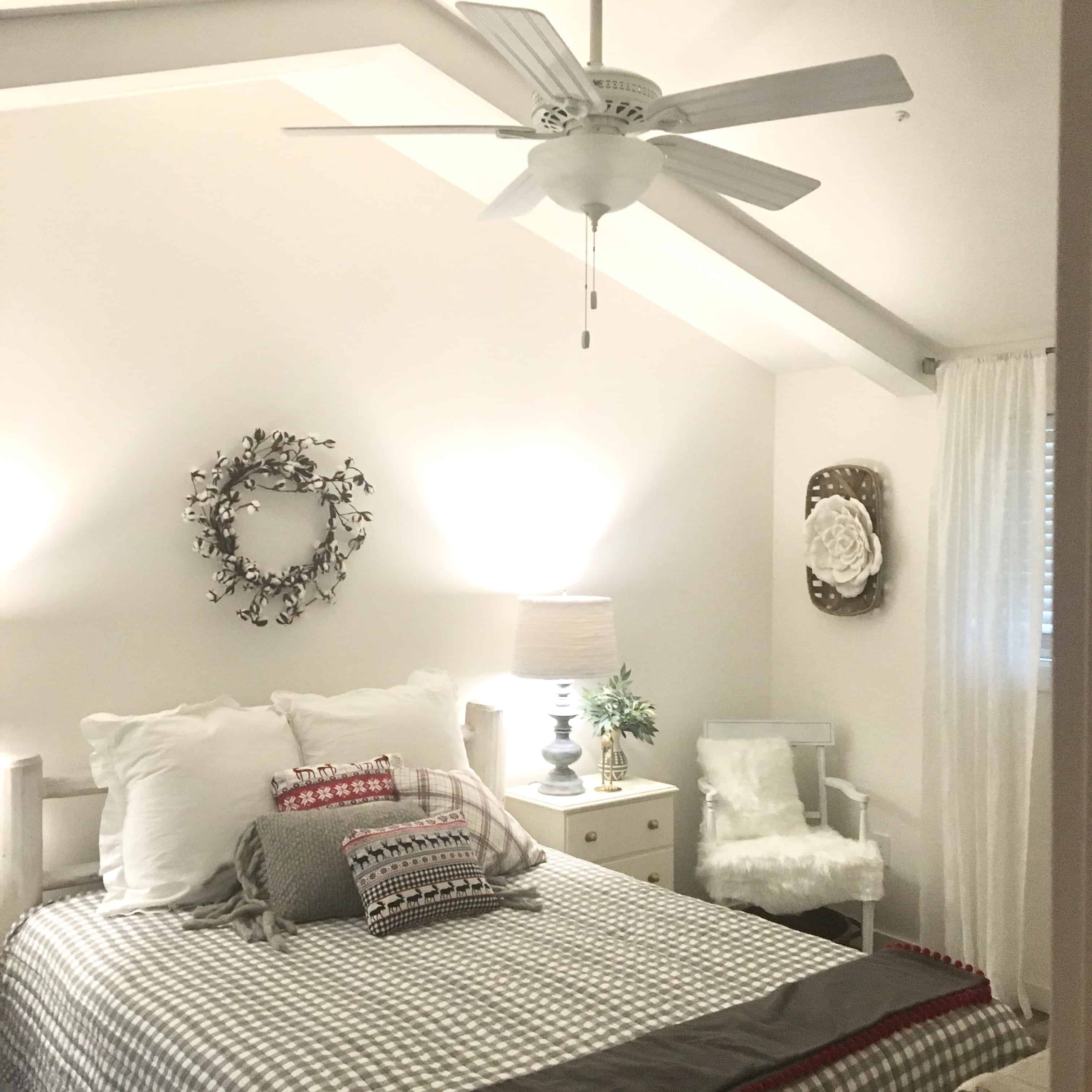 cabin bedroom/pictures