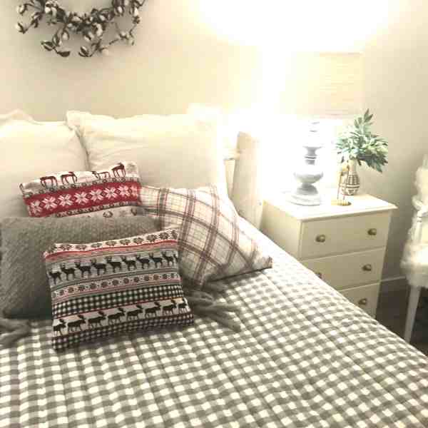 IMG_1316 | goodthoughtsgoodlives pictures of my cabin bedroom/decorating