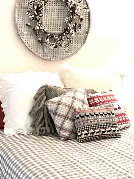 cabin-bedroom-1-3 | goodthoughtsgoodlives pictures of my cabin bedroom/decorating