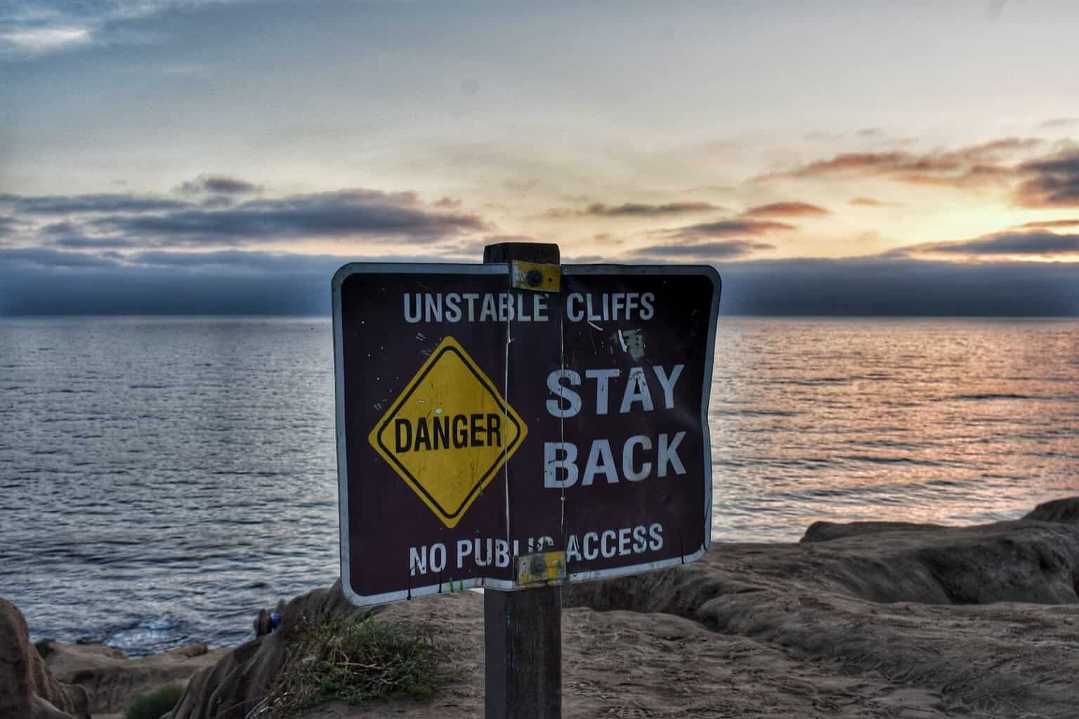 danger stay back signage/courage