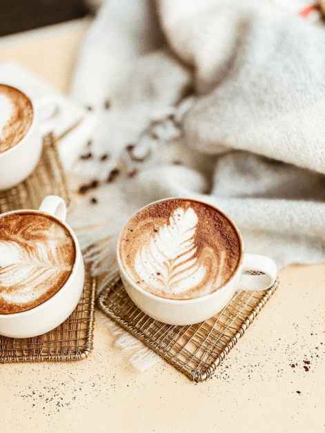 coffee art on cups