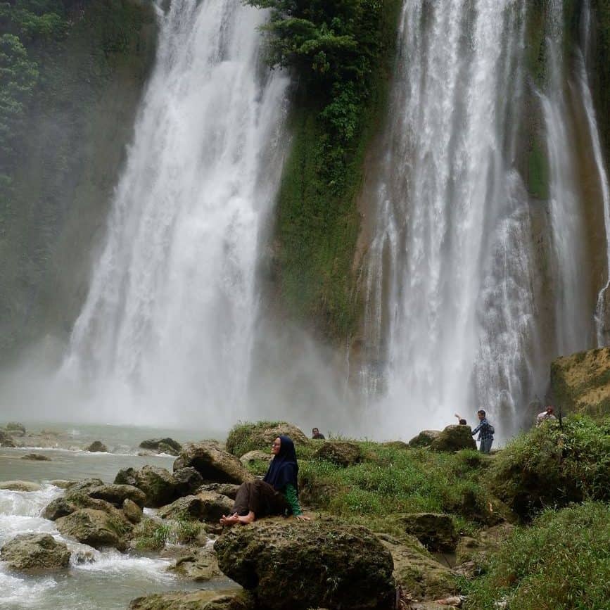 view of a waterfall/hope