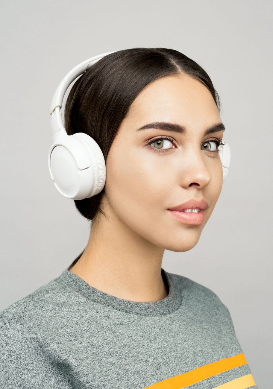 pexels-photo-3756914 | goodthoughtsgoodlives photo of woman wearing white headphones//Holy Spirit